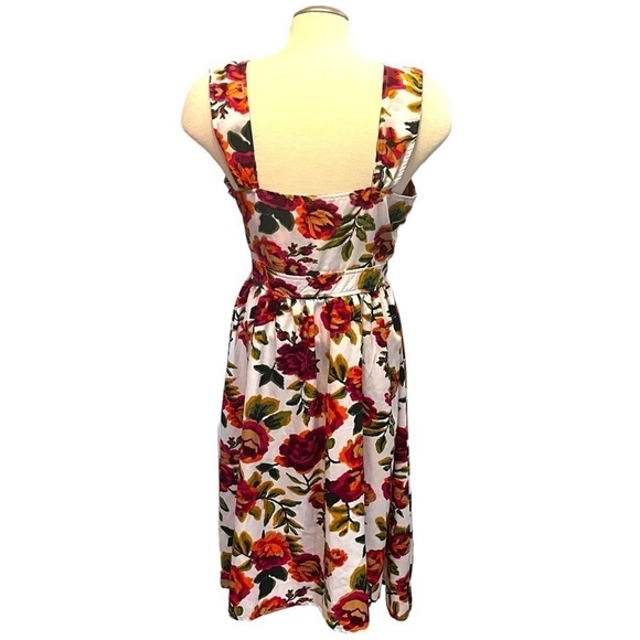 Selina Studio Sweetheart Fit & Flare Sundress in Vibrant Floral on White - Picture 8 of 13
